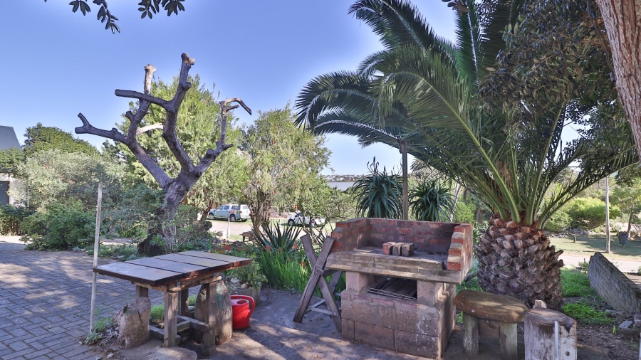 4 Bedroom Property for Sale in Stilbaai Oos Western Cape